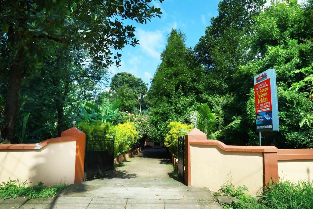 Aluva Hostel | Back Packers Cochin Villa