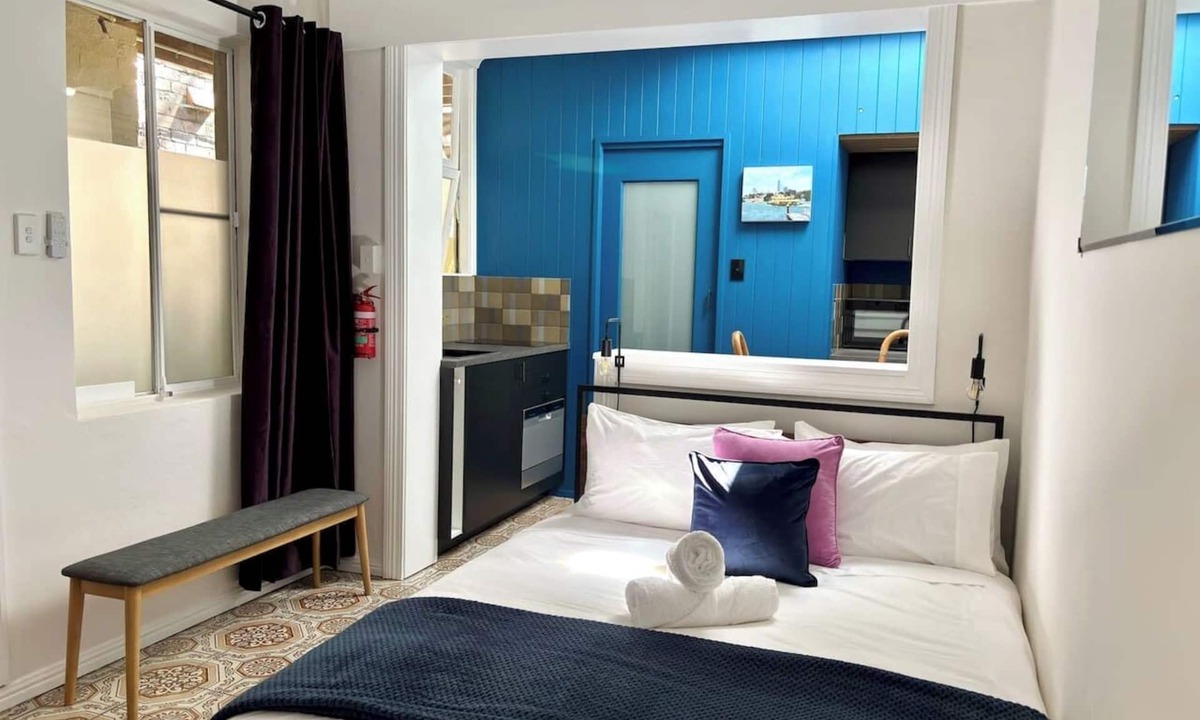 Balmain Apartment | Balmain Village Retreat | Sleeps 3 | Parking | City 3kms