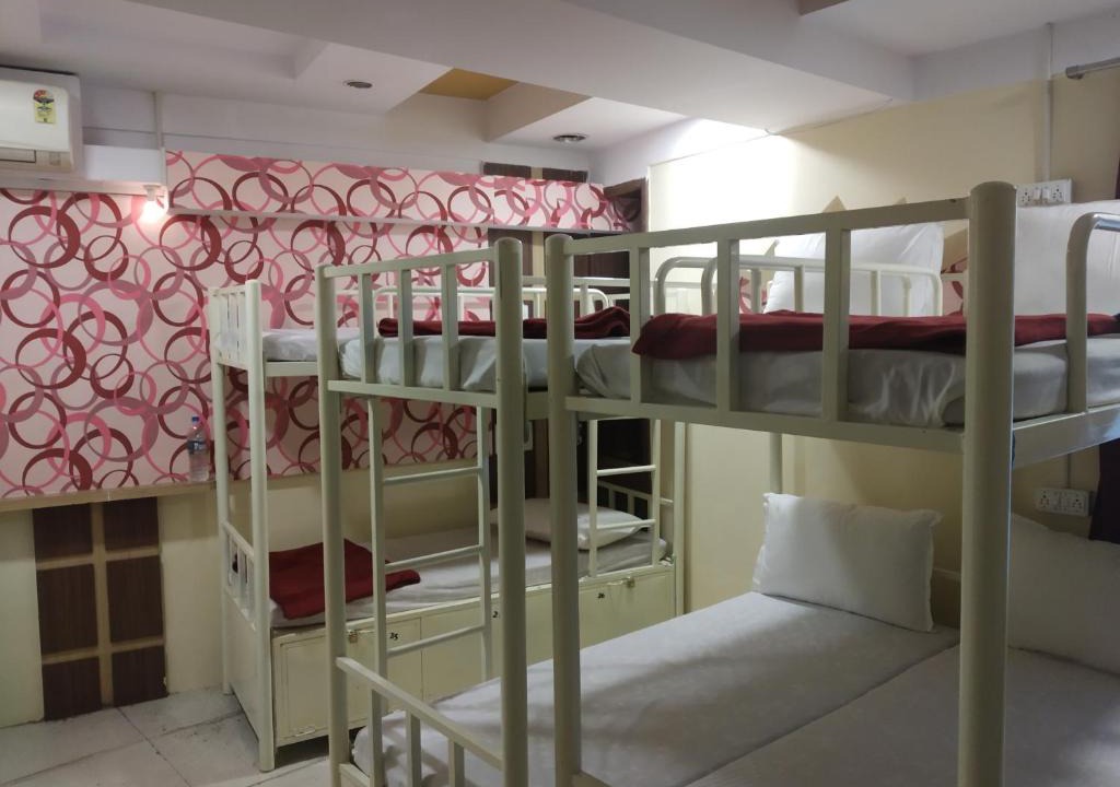 Bandra West Hostel | Bandra Dormitory Only for indian male