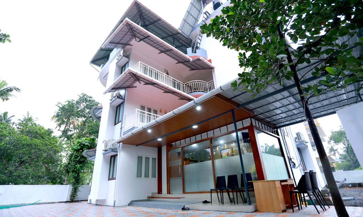Nedumbassery Hotel | Base9 Airport Hotel