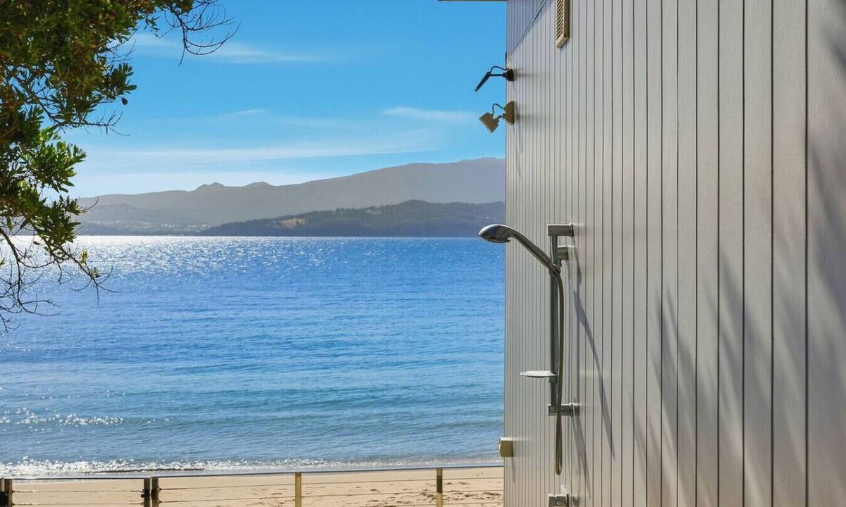 Opossum Bay House | Beachfront Escape + Hot Tub