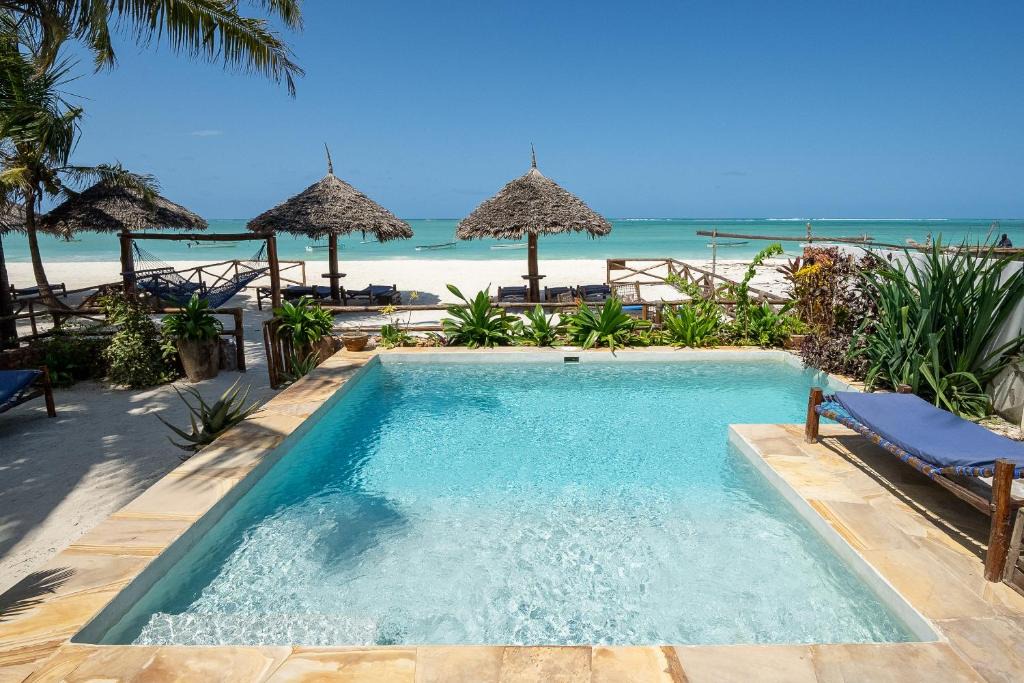Pwani Mchangani House | Beachfront Villa Thamani with Private Pool and Beach ZanzibarHouses
