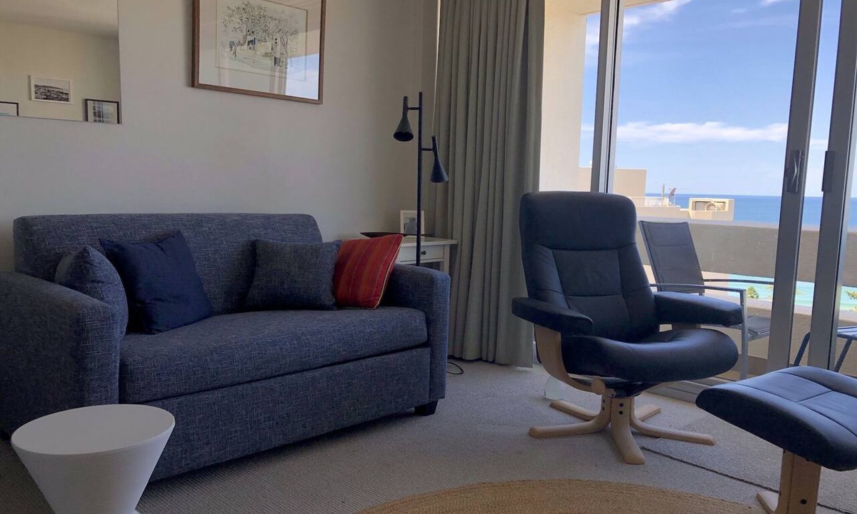 Manly Apartment | Beachside Paradise - Ocean Views, Central Position