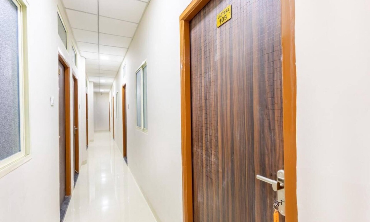 Indore Hotel | Beautiful hotel with 9 bedrooms in soothing Indore location