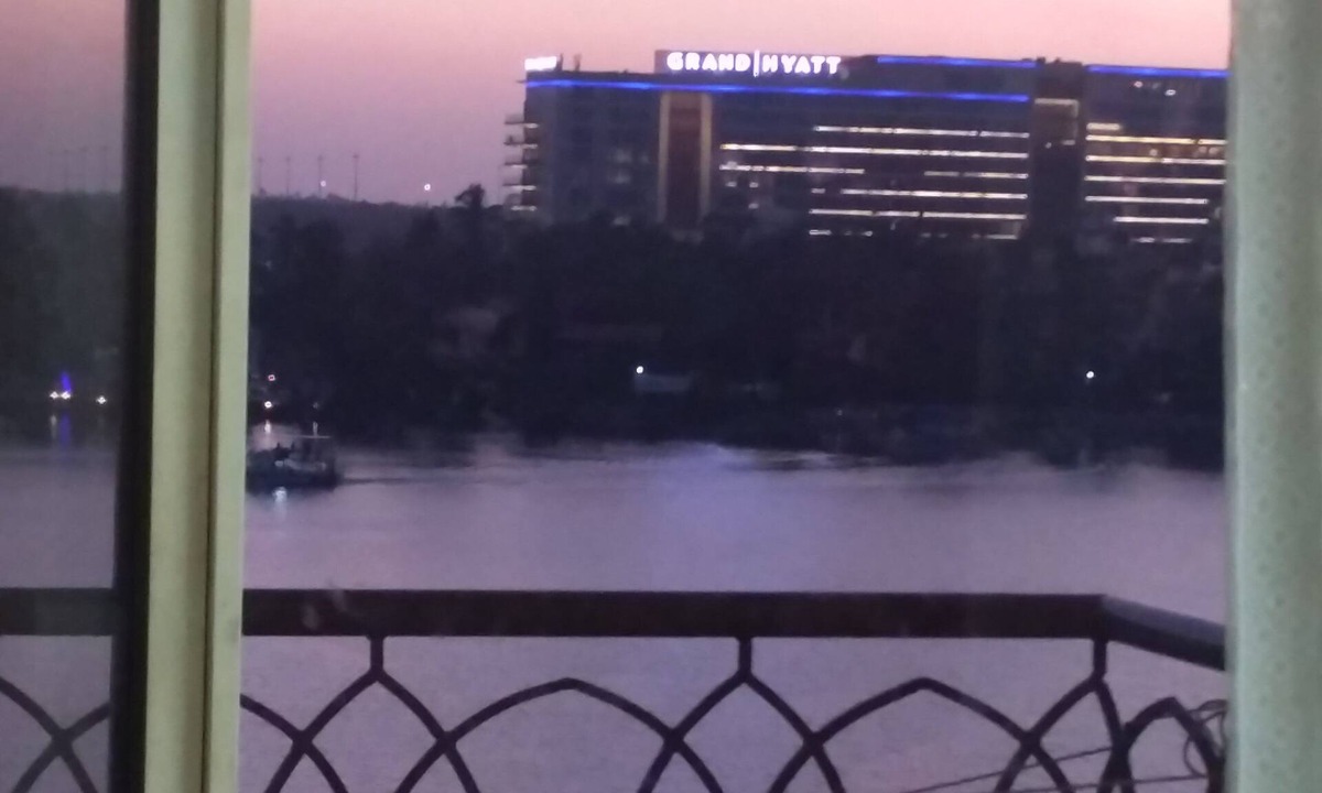Kochi Apartment | Bedroom apartment facing backwater