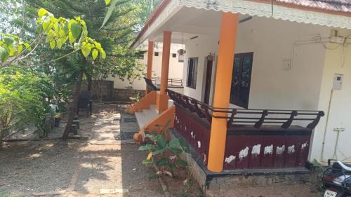 Varkala House | Bee Villa