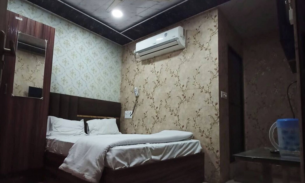 Jhansi Hotel | best hotel with AC in charming Jhansi near Railway station