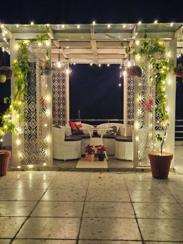 Bullawala Villa | Bethel Entire Floor-Mussoorie view, Garden & Pergola