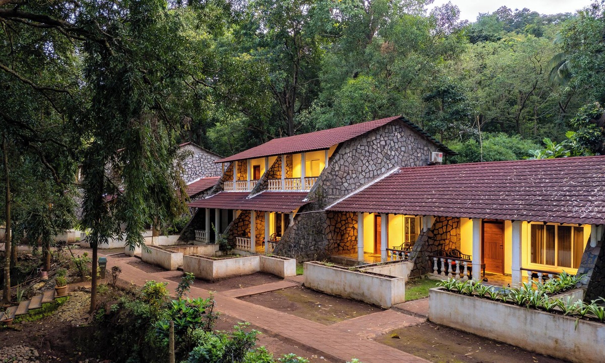 Ganeshgudi Hotel | Bison River Resort Dandeli