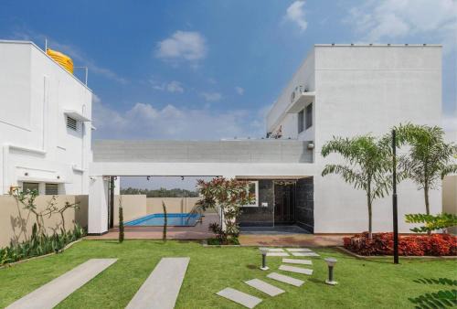 Hosur Apartment | Bloom Haven by StayJade PoolGarden1h HSR E-city