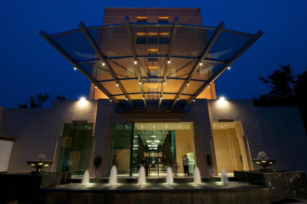 Koregaon Park Hotel | Blue Diamond Pune IHCL SeleQtions