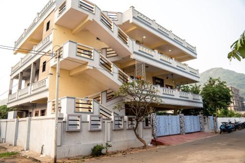 Visakhapatnam House | Blue Horizon - 3BHK Sea Facing Spacious Stay