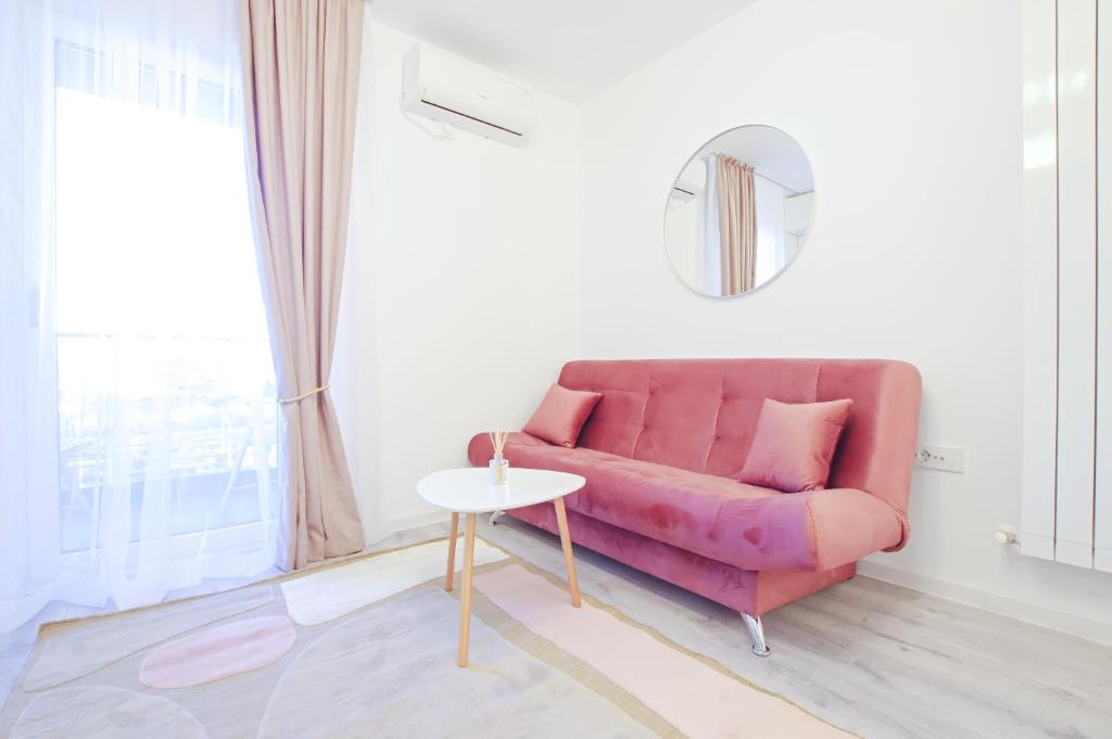 Iasi Apartment | Bonnie & you - a pink meeting