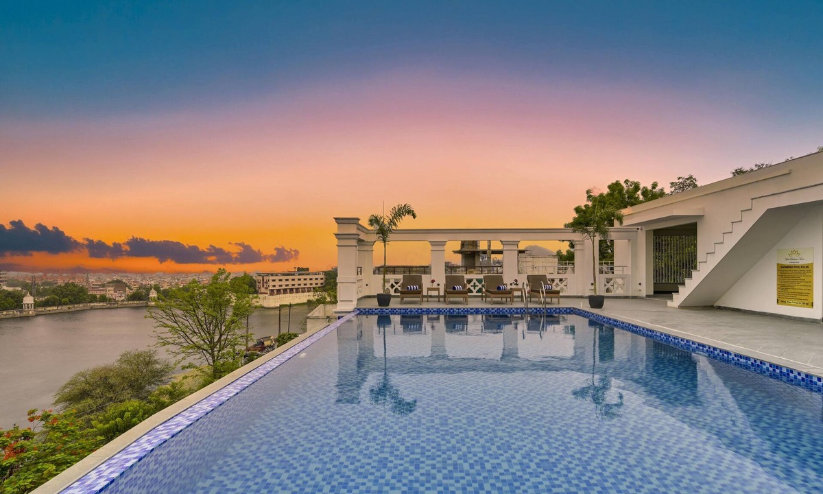 Lake Swaroop Sagar Hotel | Brahma Niwas - Luxury Lake View Hotel with Infinity Pool, Udaipur