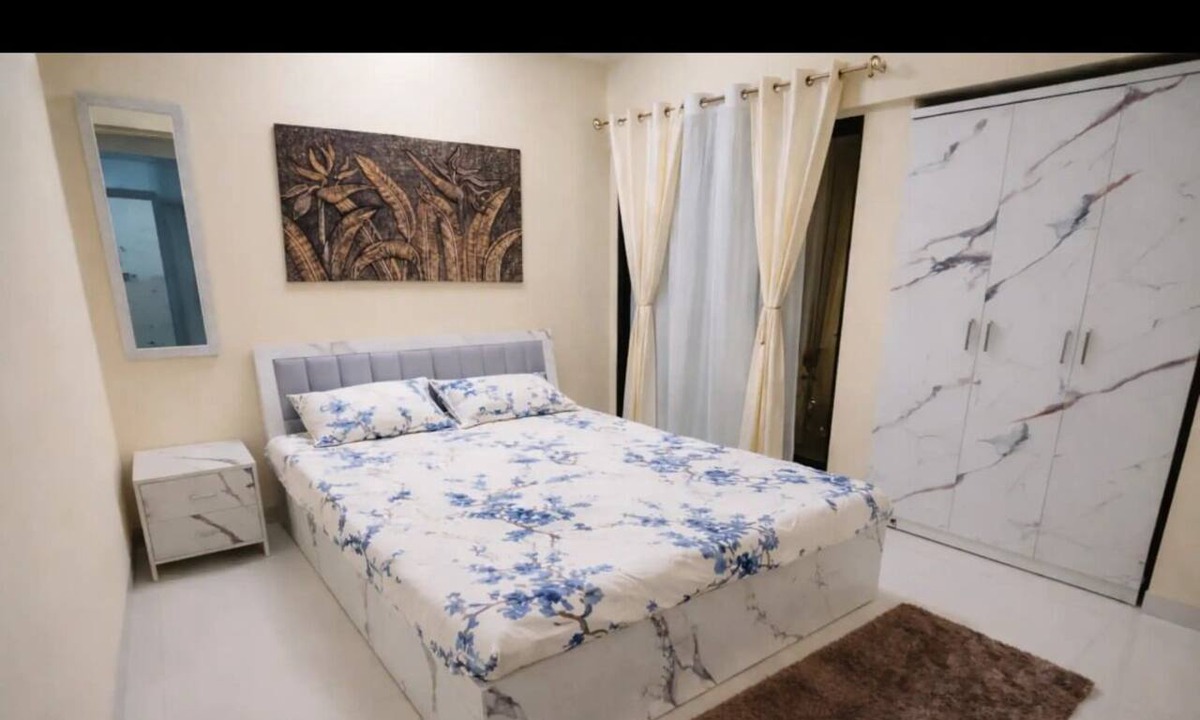 Thane West Apartment | Bright balcony 2-bedroom apartment with AC in vibrant Thane/Mulund