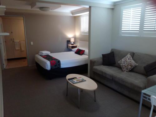 Annerley Apartment | Brisbane Street Studios