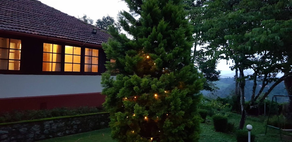 Kottappadi part Hotel | Bungalow with Tea Garden View