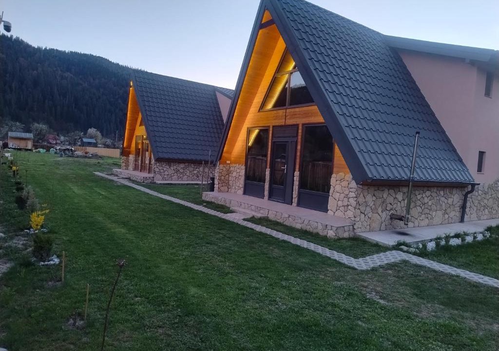 Poiana Teiului Cabin | Cabana AFrame EmAli
