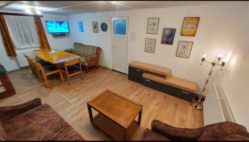 Metes House | Cabana Lunca