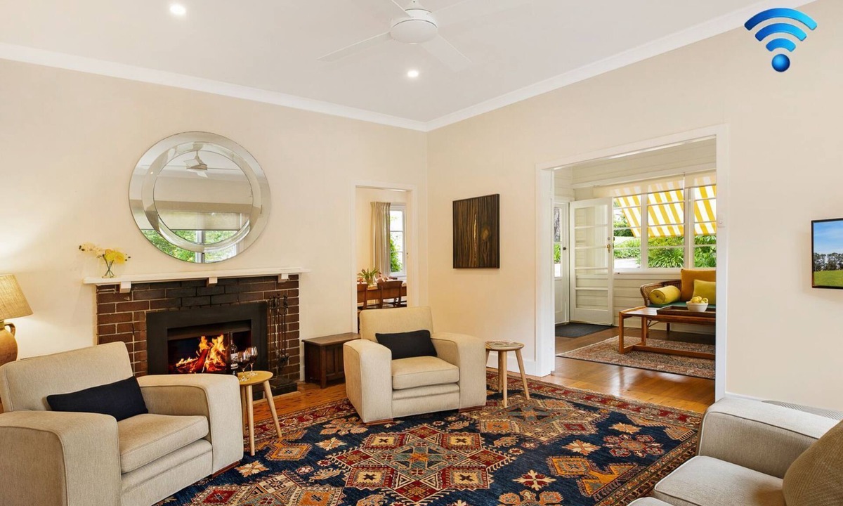 Bowral House | Canary Cottage - opposite Bowral Country Club