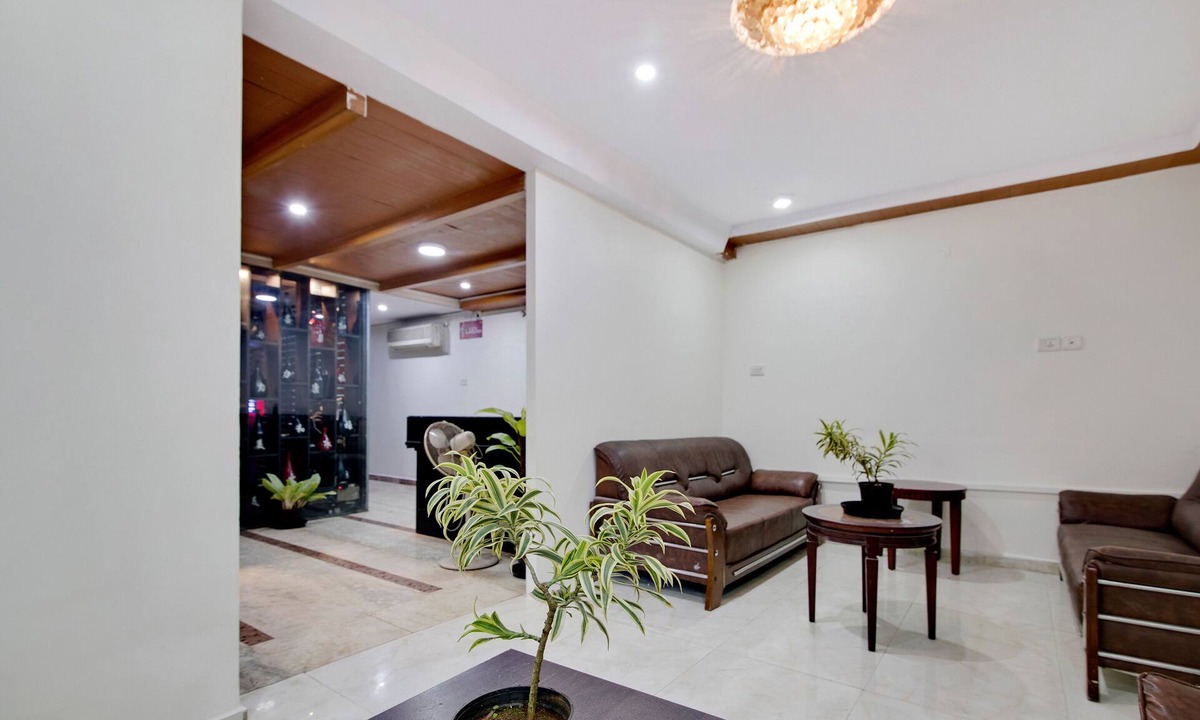 Jayanagar Hotel | Capital O 11148 Amethyst Business Hotel