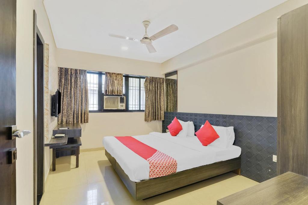 Thane West Hotel | Capital O 4552 Hotel Sharada International