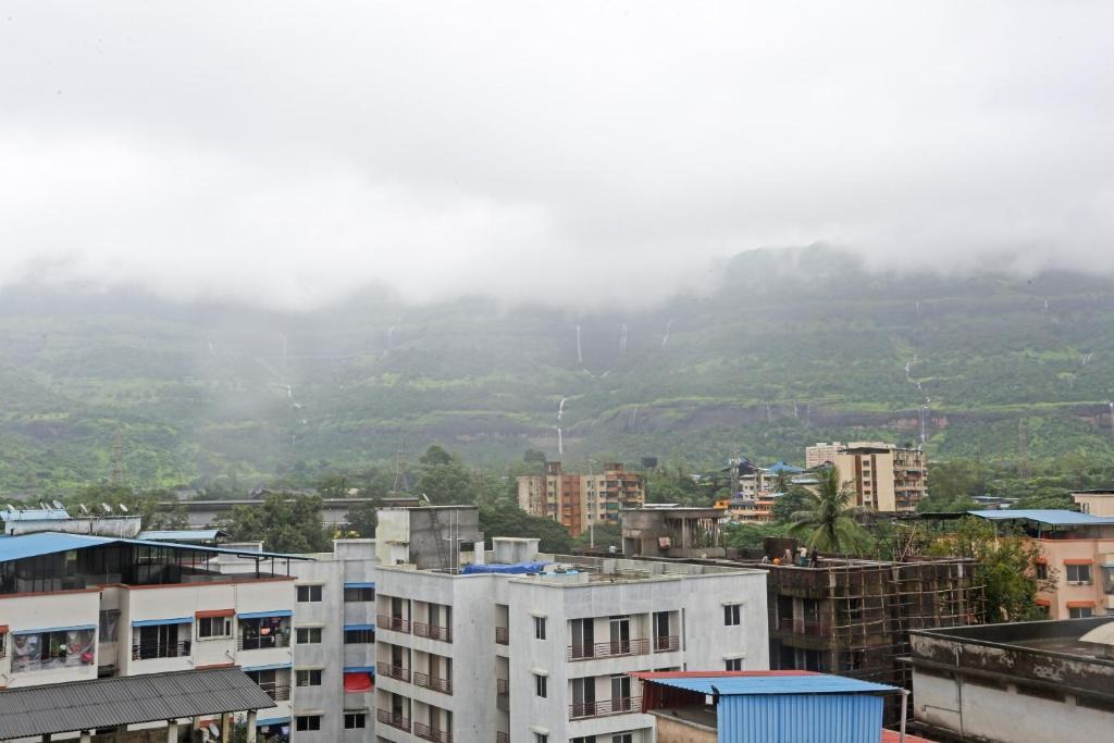 Khopoli Hotel | Capital O Hotel Samrat Palace