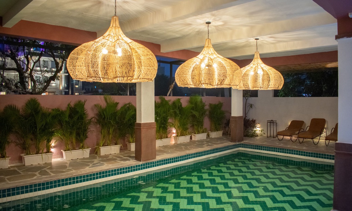 Shavri Colony Hotel | Casa Blanca LakeCity