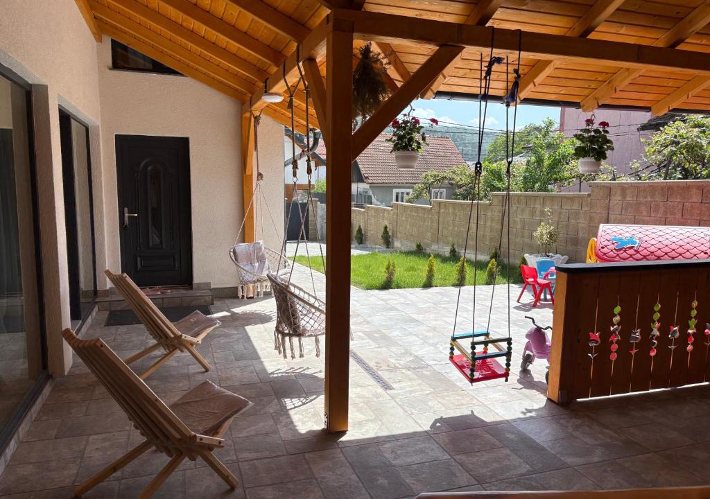 Gura Humorului Villa | CASA COCA #- cu Ciubăr și hidromasaj, La 100 m de Strandul Arinis si 200m de CENTRU - Gura Humorului