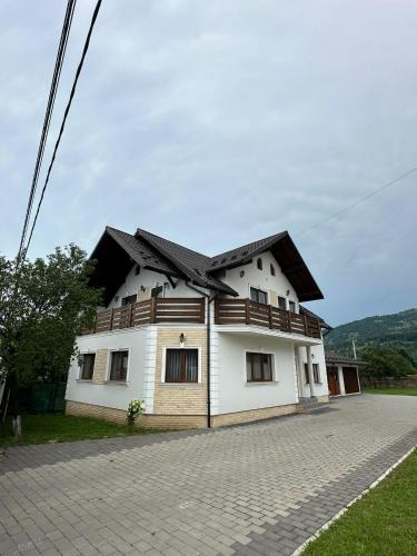 Petrova House | Casa Dacului