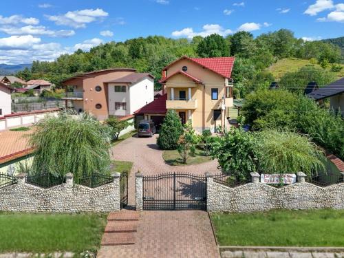 Calimanesti House | Casa de vacanță