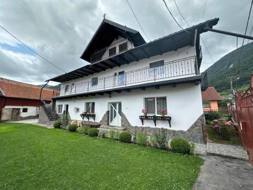 Zarnesti House | Casa Didi