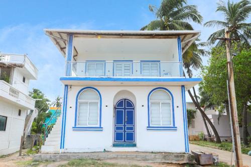 Kalapet Villa | CASA Lasa Beach view