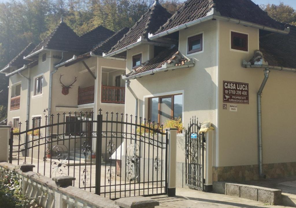 Dobresti House | Casa LUCA