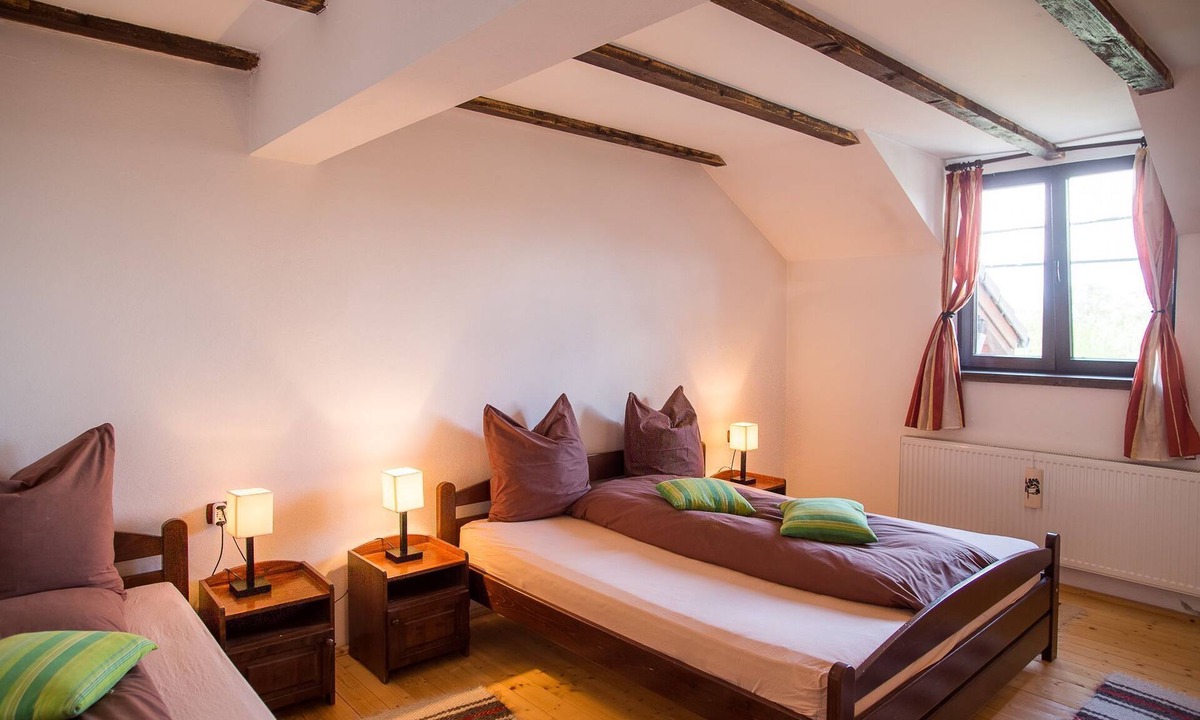 Cartisoara Bed & Breakfast | Casa Mosului triple room 2