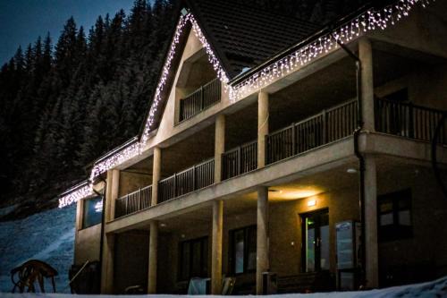 Damuc House | Casa Roua Munților