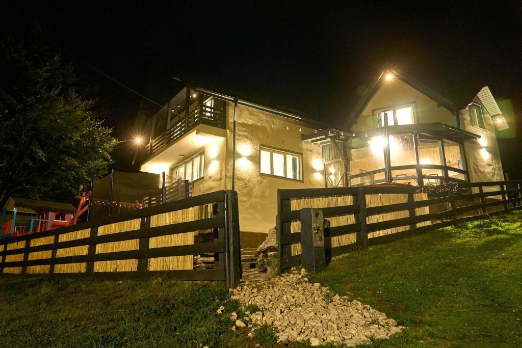 Fundata Villa | Casa Sofisa