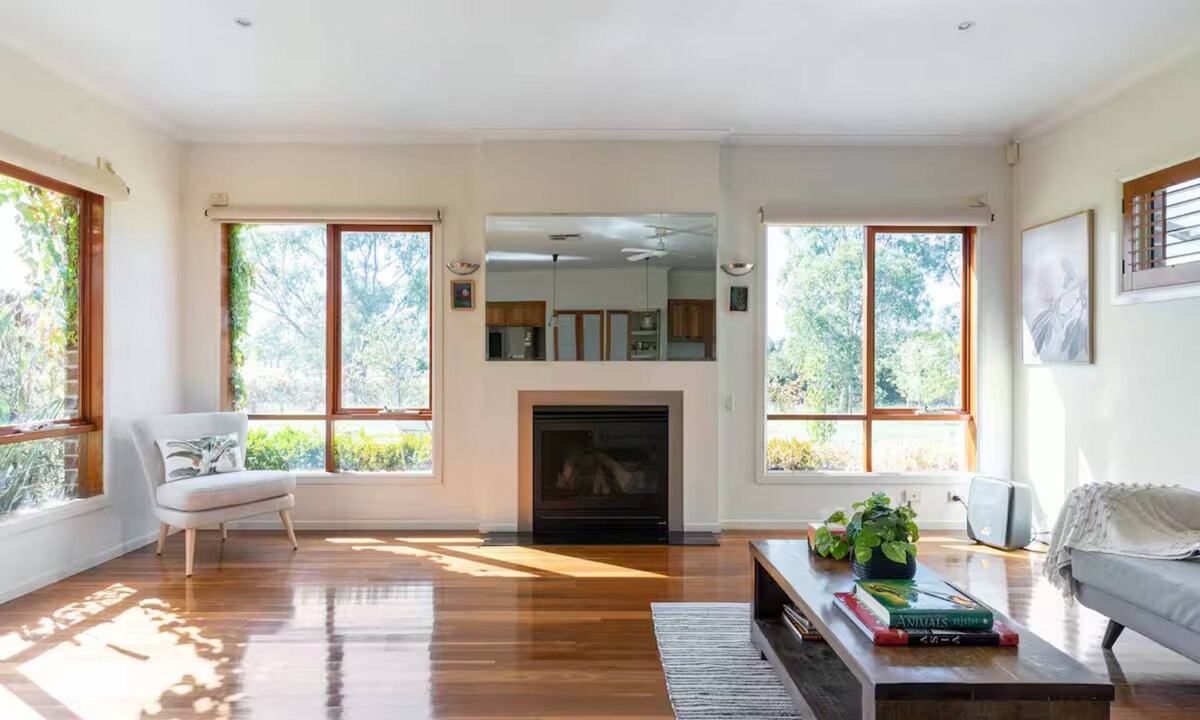 Keysborough House | Cascade Cottage: Spacious Family Retreat in Keysborough Garden Parking Sleeps 8