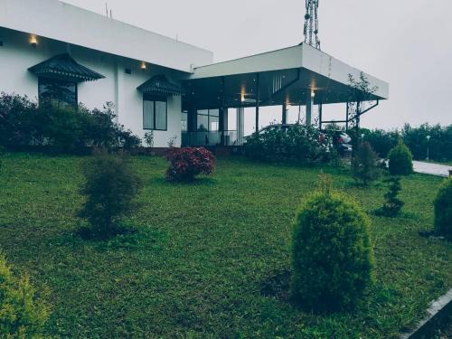 Elappara Hotel | CeeCee Grand