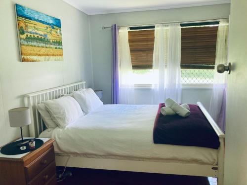 North Tamborine Villa | Central 3-Bedroom House with Garden