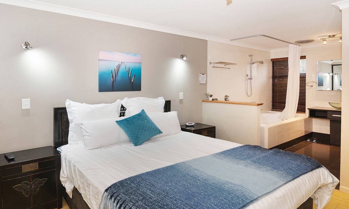 Dunsborough Villa | Central Dunsborough Town House With Access to Indoor Pool/Spa