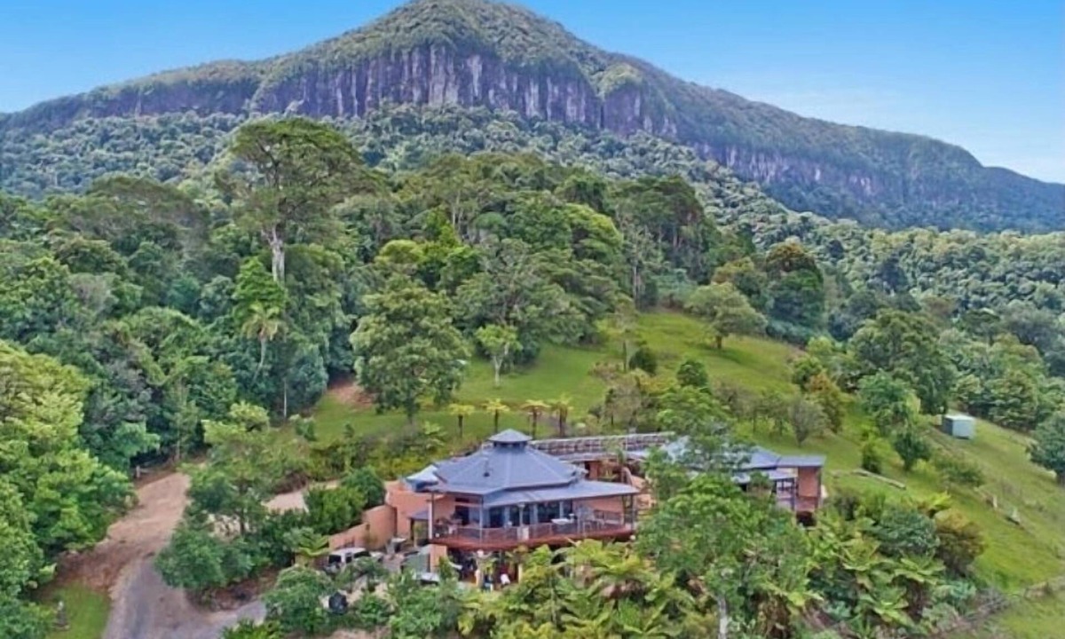 Numinbah Apartment | Champagne location on a beer budget! Sweet apartmentwith gorgeous views