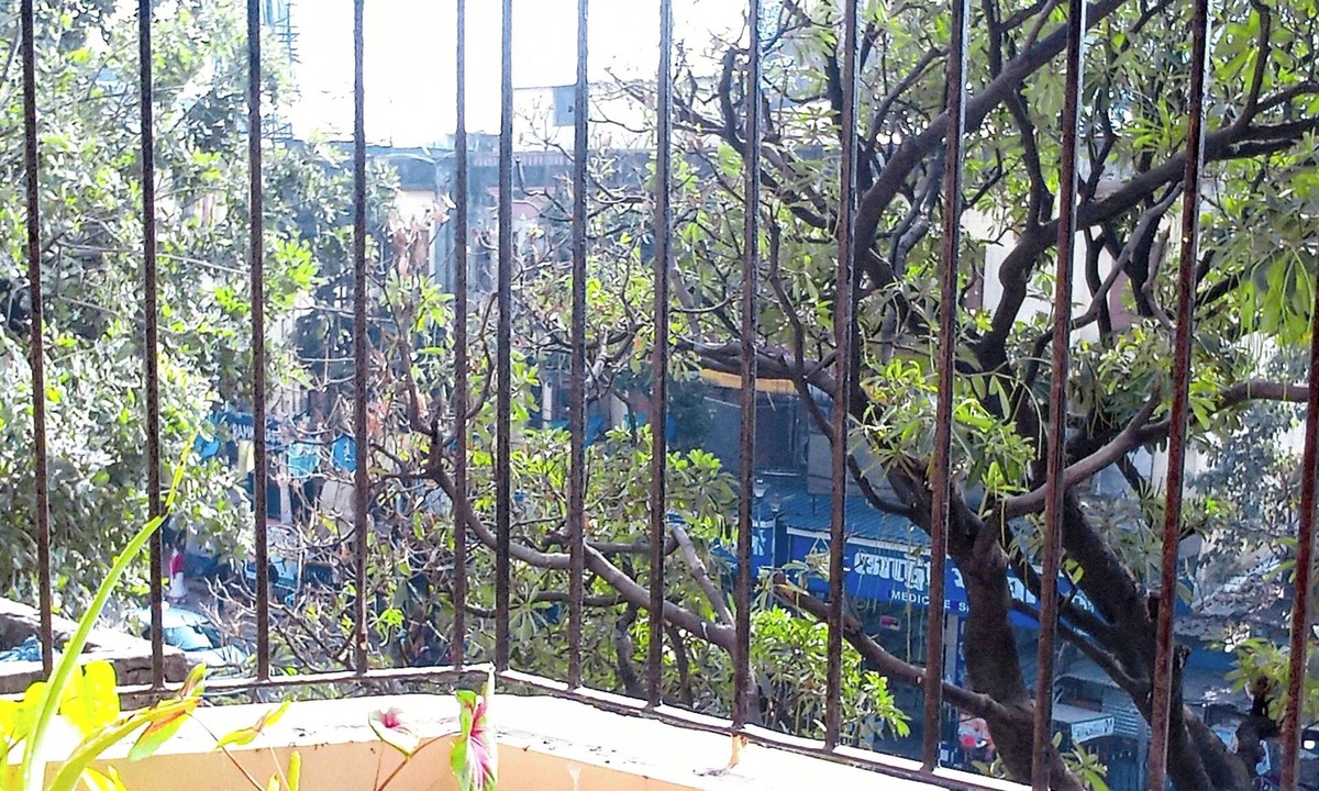 Shyambazar Apartment | Charming 2-bedroom apartment in delightful Kolkata with single room AC