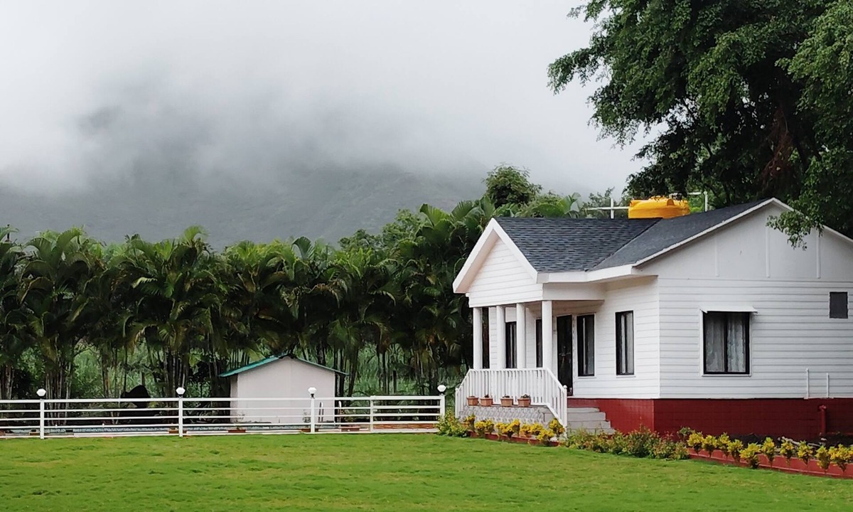 Wai Villa | Charming 2-bedroom villa in welcoming Wai with WiFi