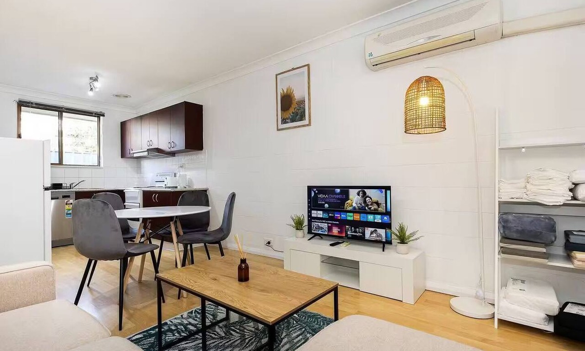 South Albury Apartment | *Charming 2BR Retreat in Heart of Southern Bliss