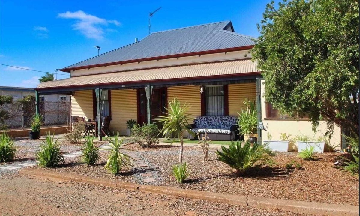 Andrews Cottage | Charming Country Cottage Getaway – Spalding, SA Short drive to Clare.
