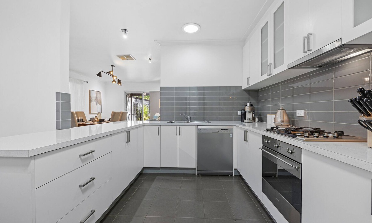 Wendouree House | Charming Retreat for Families Near Lake Wendouree