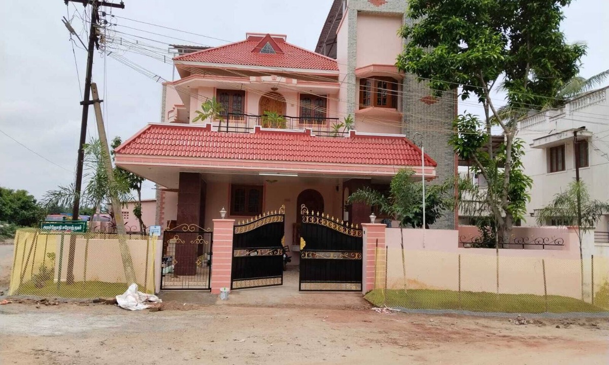 Coimbatore Villa | Cheerful 5- bedroom villa in Thudiyalur with Mountain View