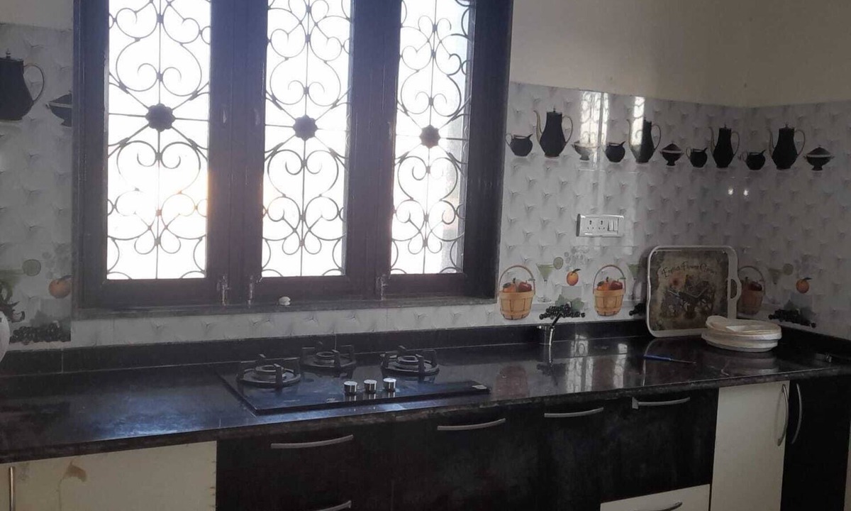 Rajawas House | Cheerful Place with 3 Bedrooms