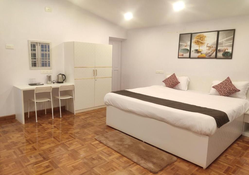 Kodaikanal House | Chill Breeze Castle - 4BHK Villa with Captivating city view & Mountain view, Wifi, Campfire, Homemade Food